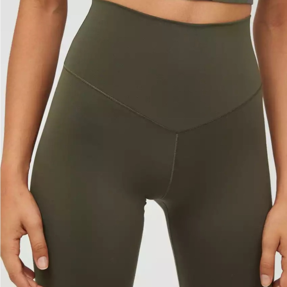 Offline Real Me High Waisted Legging in Olive Daze Size Small